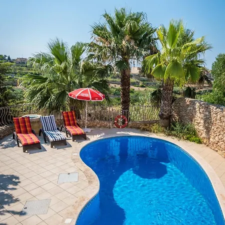 Case de vacanță 3 Bedroom Holiday With Private Pool And Views *