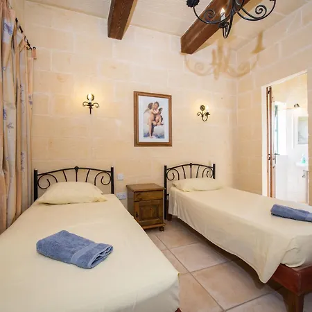 펜션 3 Bedroom Holiday With Private Pool And Views 나두르