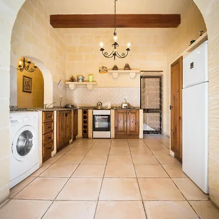 3 Bedroom Holiday With Private Pool And Views 度假居 *
