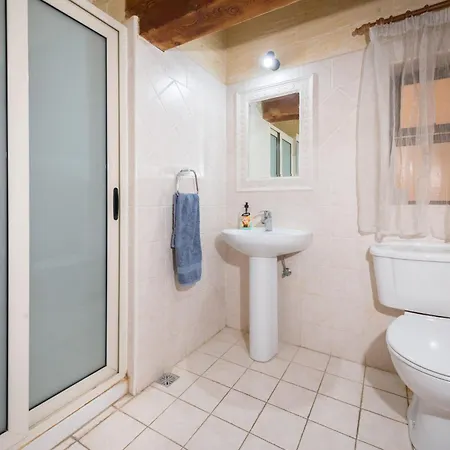 3 Bedroom Holiday With Private Pool And Views 纳杜尔