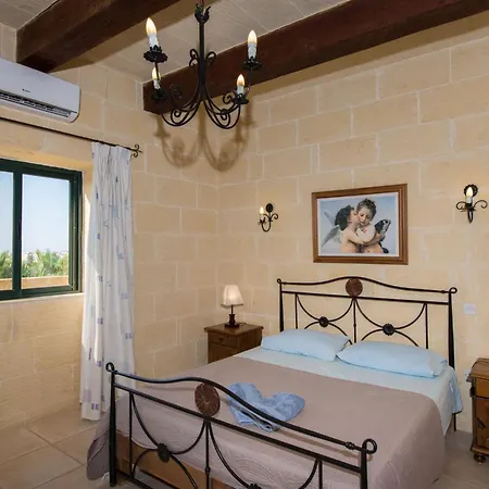 3 Bedroom Holiday With Private Pool And Views 度假居 纳杜尔